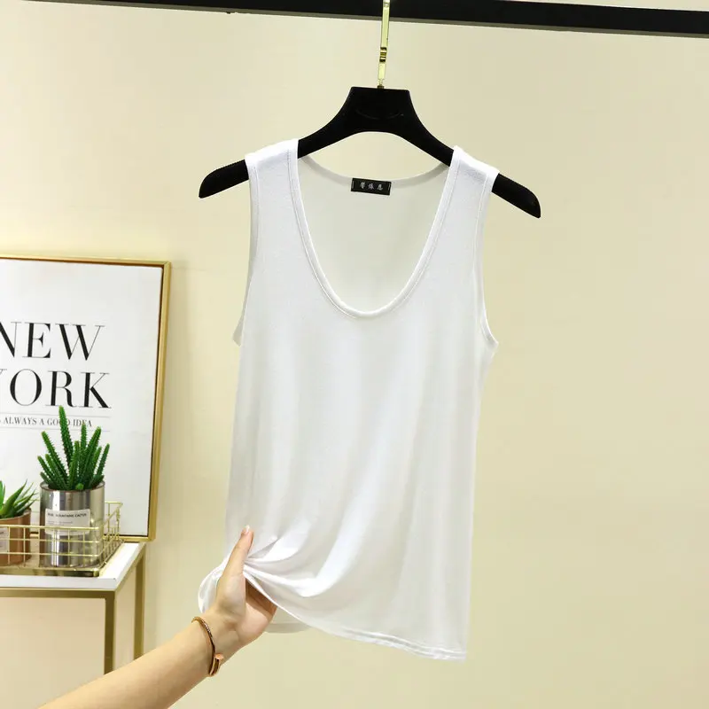 Рисунок 5 - Женский жилет больших размеров из модала 2025 года