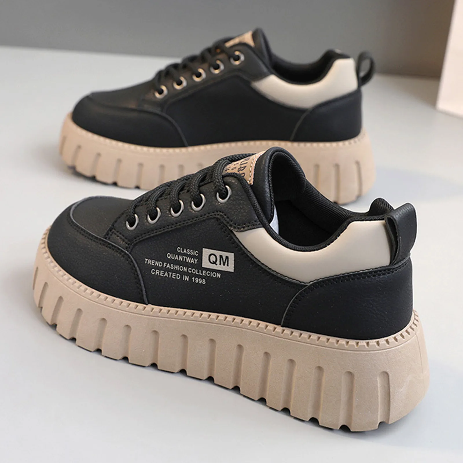 

2024 Women Shoes Spring Summer Height Increasing Board Shoes Wear-resistant Street Photography Trend Student Shoes