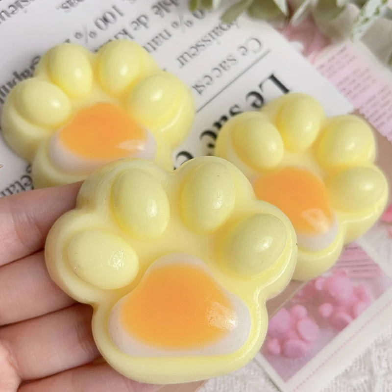 1PC Birthday Gift Cute Poached Egg Cat Paw Pinch Squeeze Toy Decompression Venting Fidget Prop Children's Happy Sensory Toys