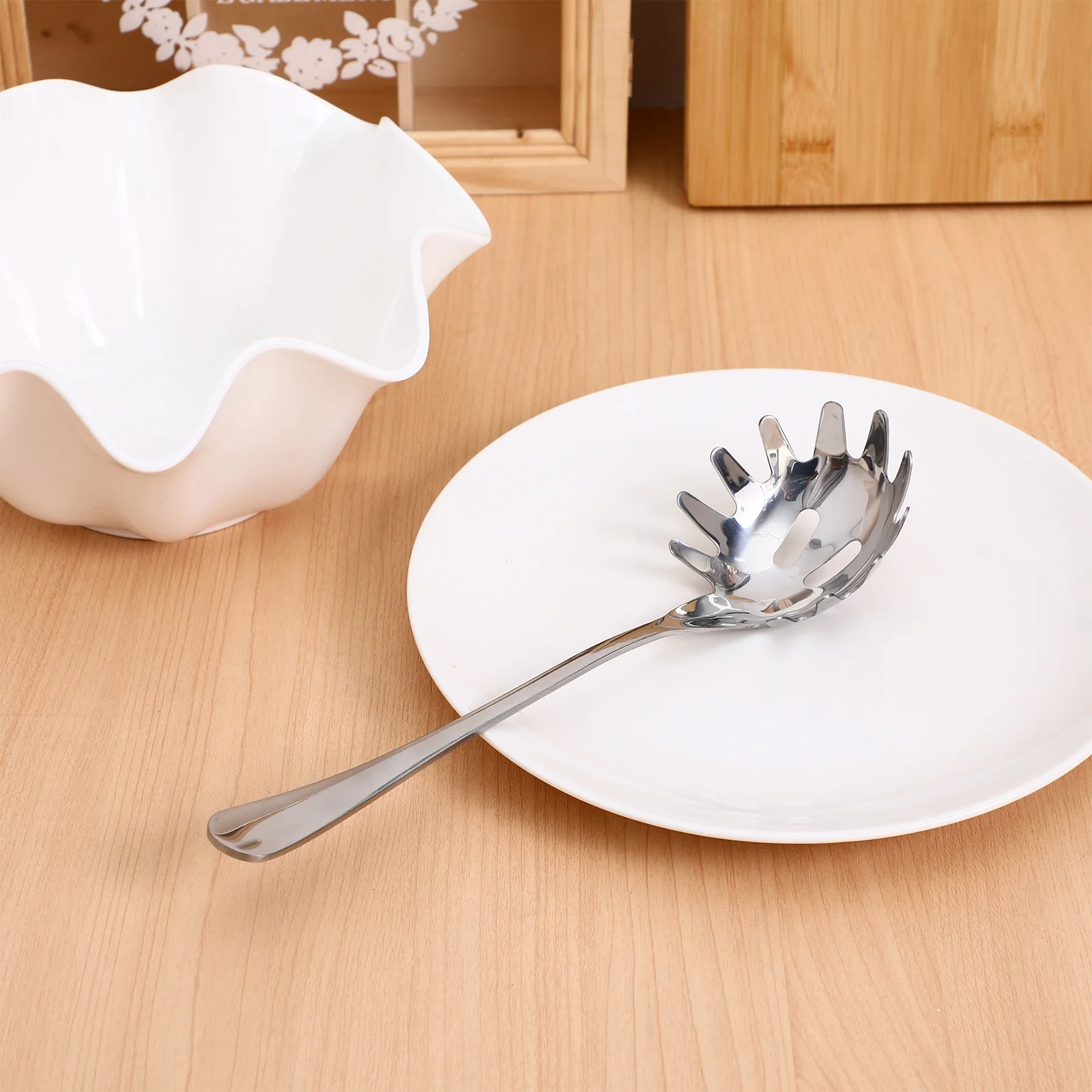 

Stainless Steel Noodle Spoon Multi Function Spaghetti Ladle Large Scoop Pasta Utensil Kitchen Tool Noodle Colander