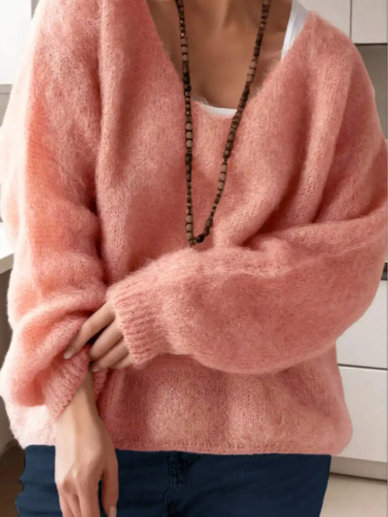 

Женский пуловер из мохера с V-образным вырезом – свободный крой, длинный рукав, для повседневной носки осенью