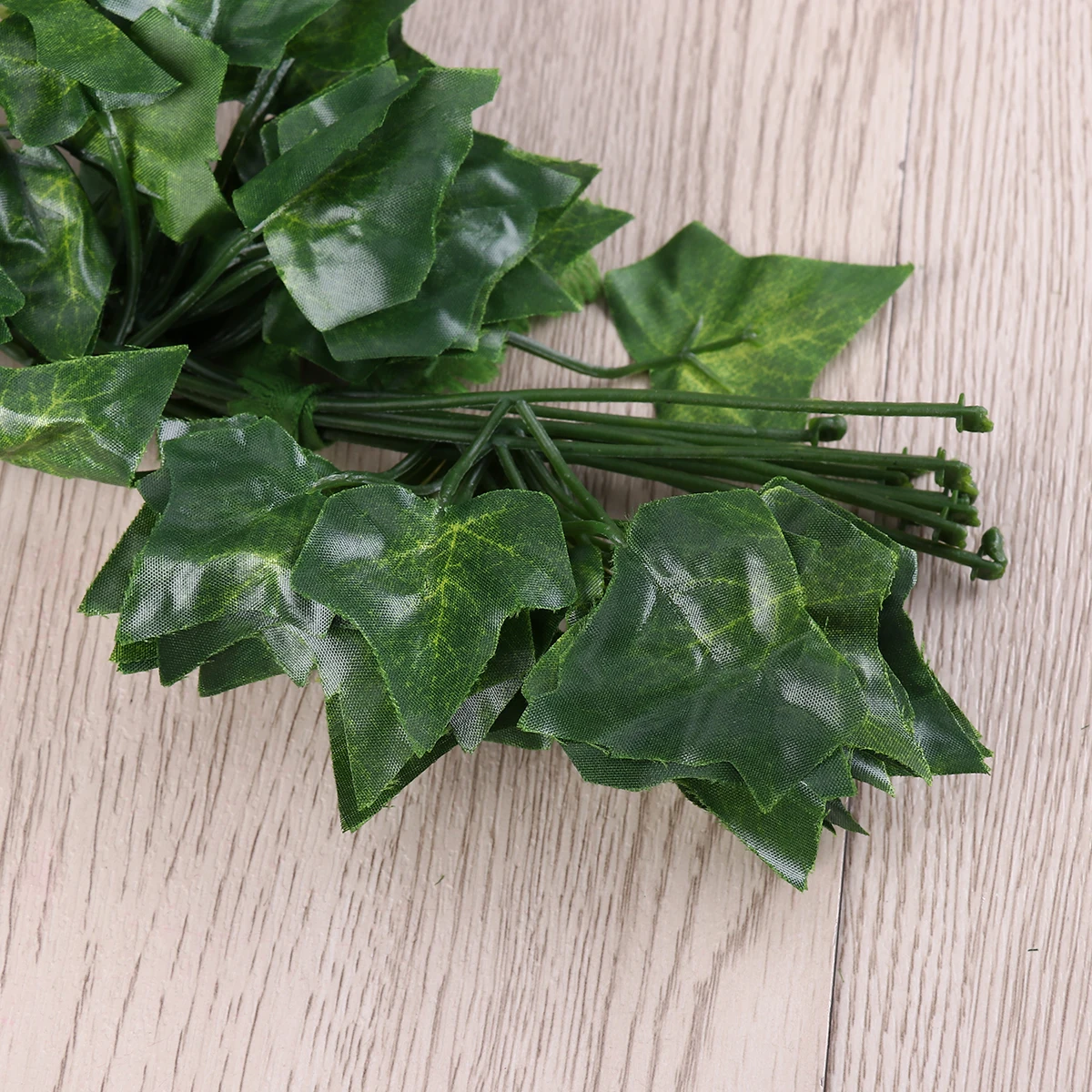 

12pcs Artificial Hanging Foliage Vibrant Green Garland Plants Decor Wedding Home Garden Office Coffee House Decoration