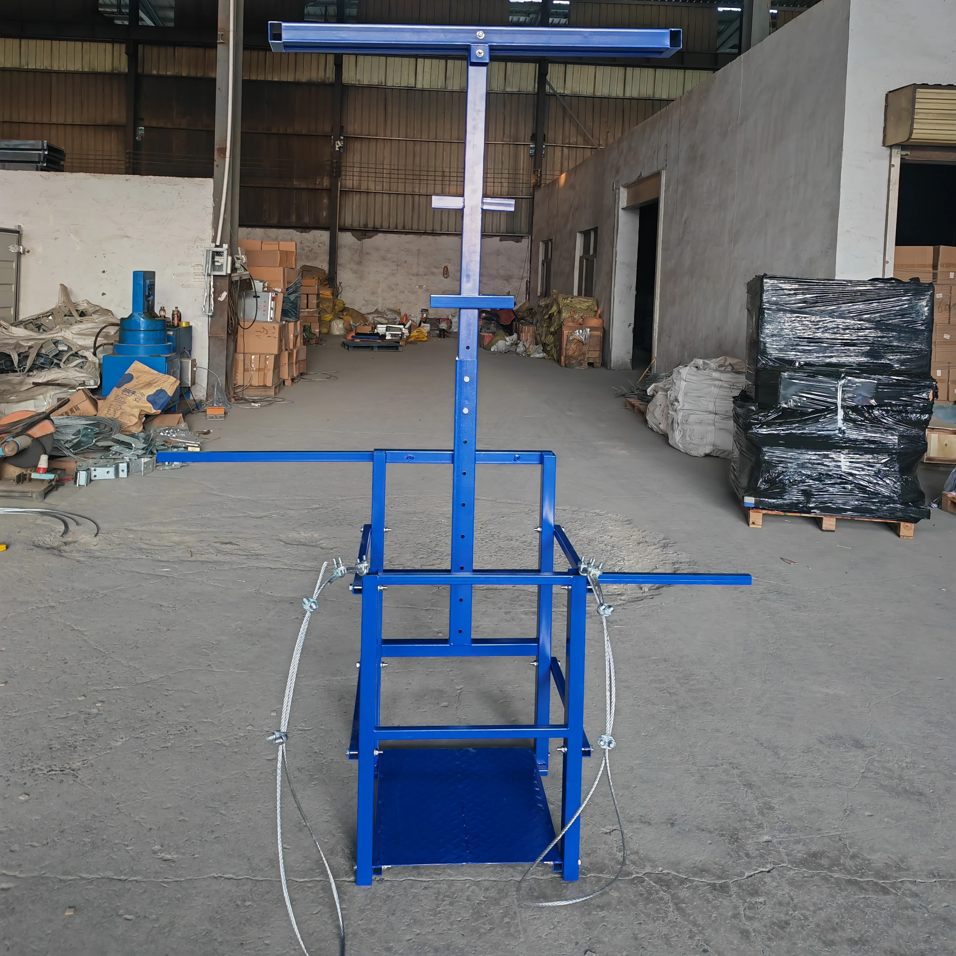 

Construction Hanging Basket for the Horizontal Panel