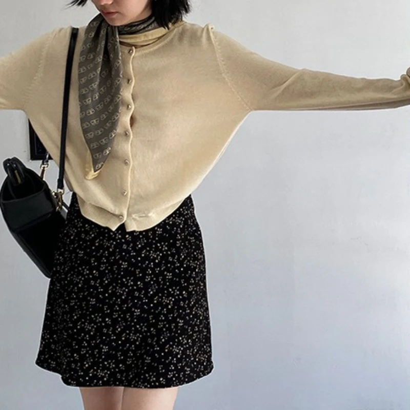 

Color-blocked Crew Neck Fake Two-piece Knitted Cardigan Pre-autumn Thin Sweater Jacket Top