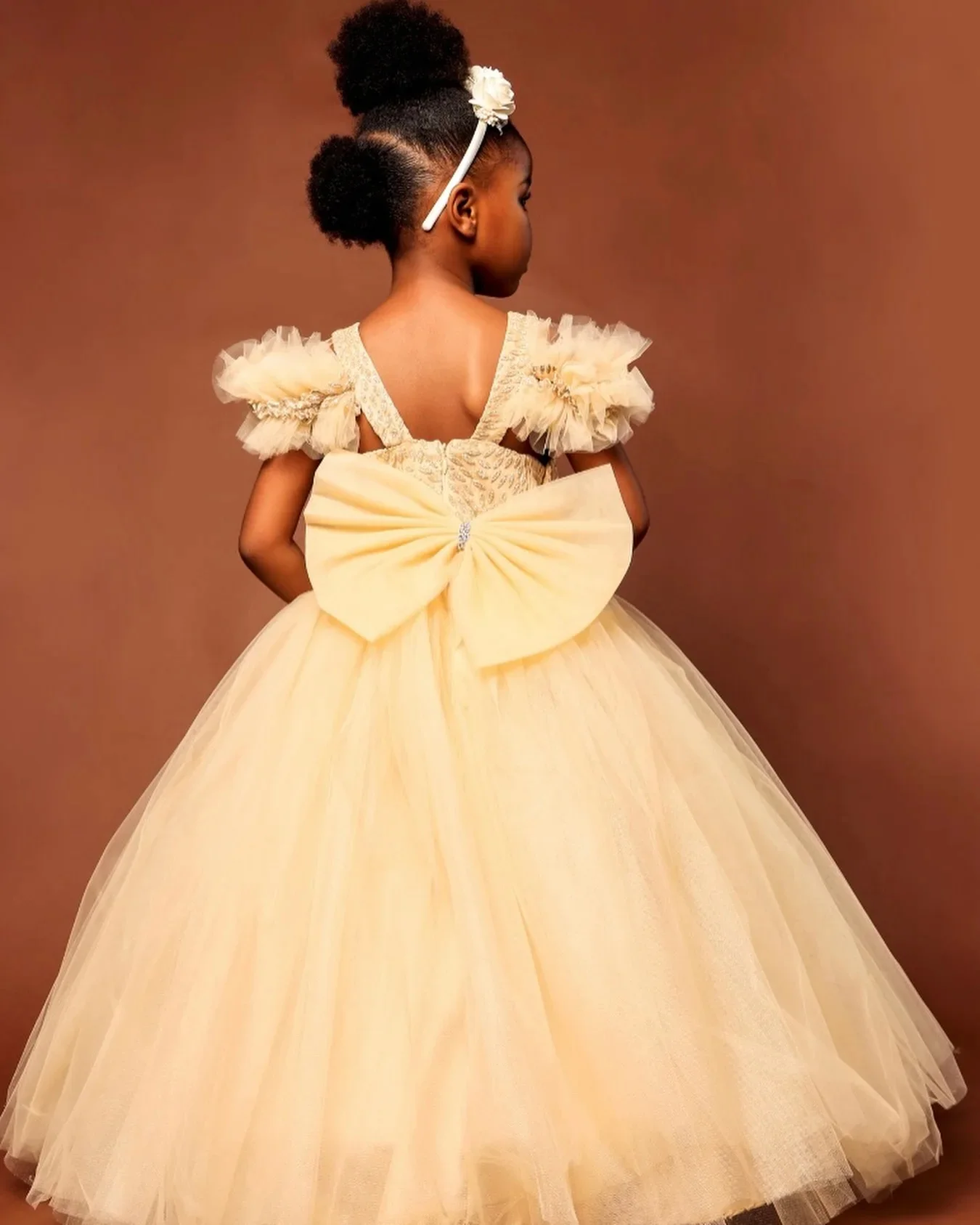 Customized Champagne Flower Girl Dresses For Wedding Appliques Backless With Bow Elegant Kids First Communion Formal Ball Gown