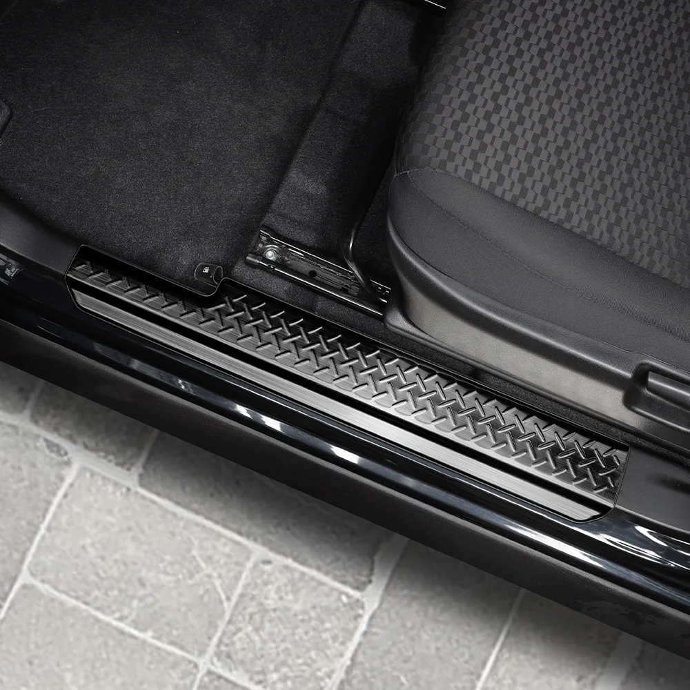 

For SUZUKI Jimny SIERRA 3door 2025 2026 Stainless Steel Door Sill Protector Cover Trim Welcome Door Threshold Trim Accessories