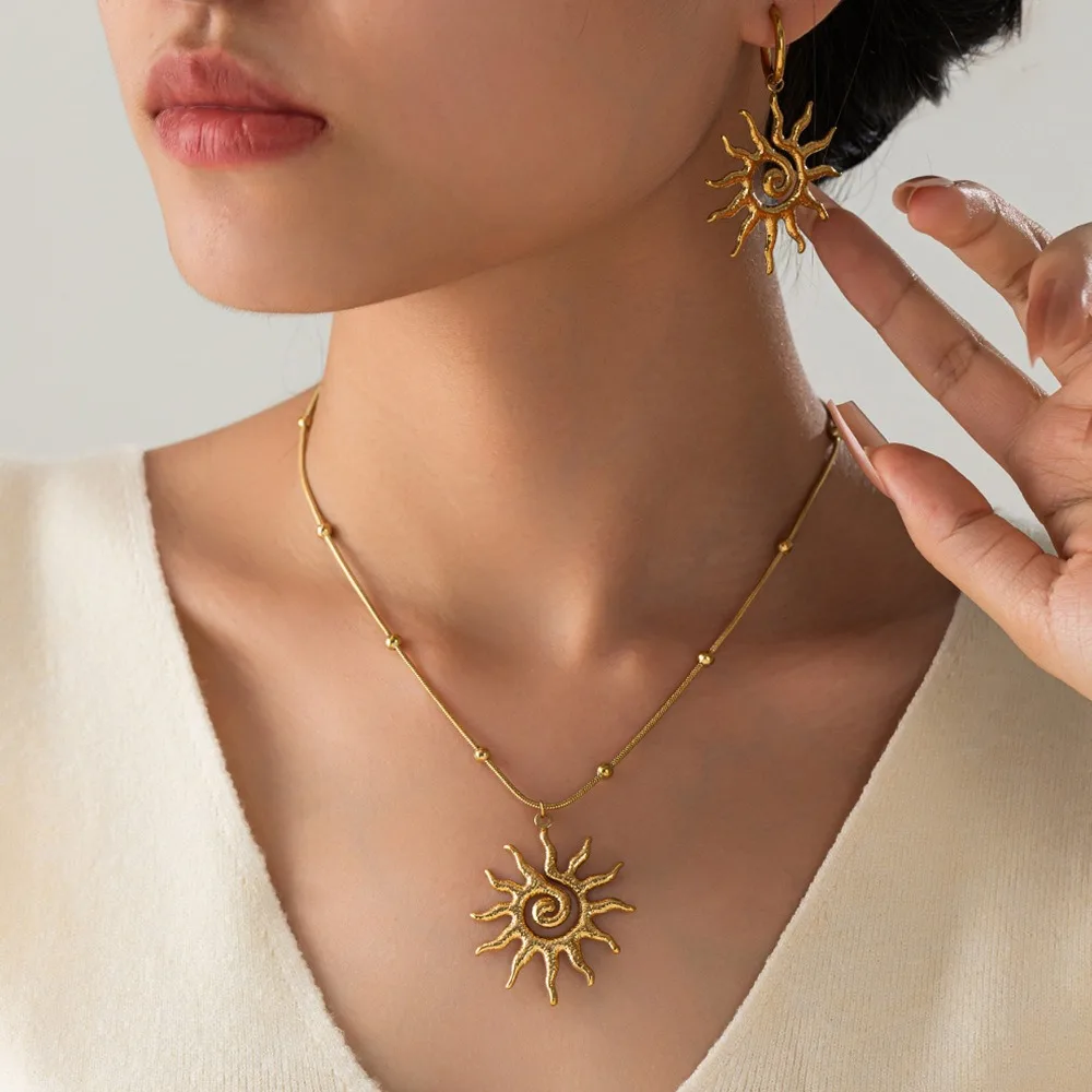 Fashion Vintage Chic Sun Shaped Pendant Necklace Stainless Steel Earrings Statement Golden Fashion Jewlery Accessories Gift