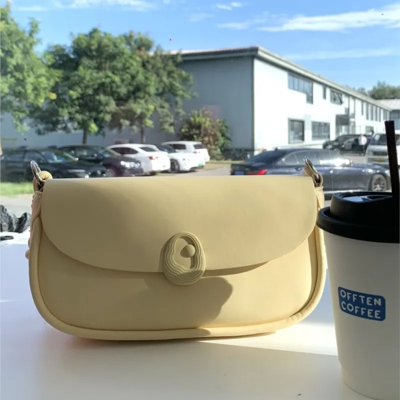 

Sweet Cute Yellow Lock Handbag Women Solid Color Leather Large Capacity Shoulder Bag Ladies Daily Casual Versatile Underarm Bags