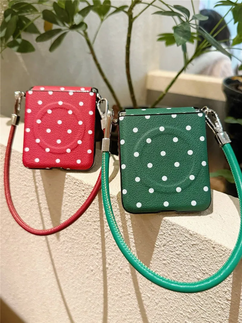 Cute Polka Dot Magn…