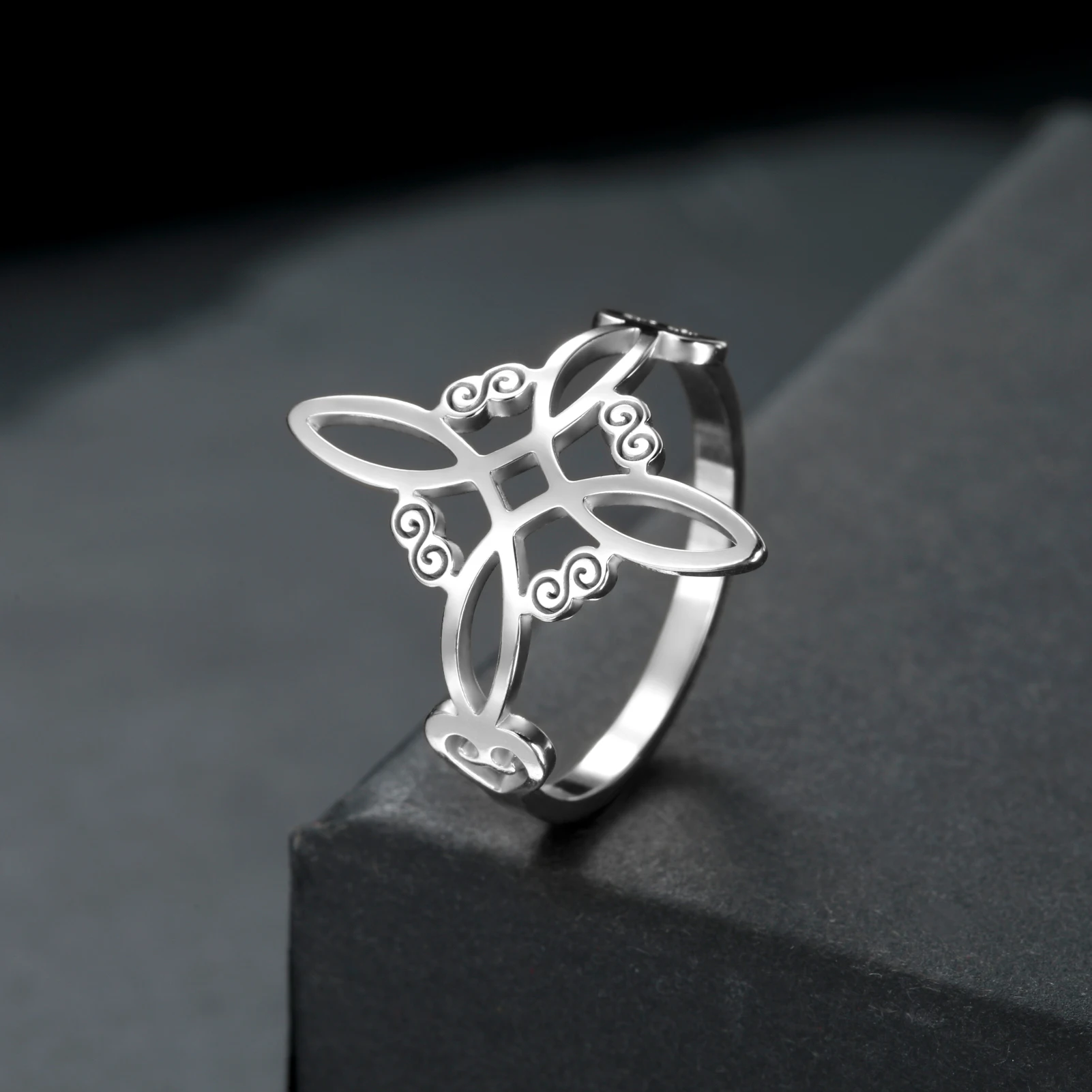 Stainless steel women's retro witch knot ring hollowed out Celtic knot amulet good luck symbol couple jewelry holiday gift