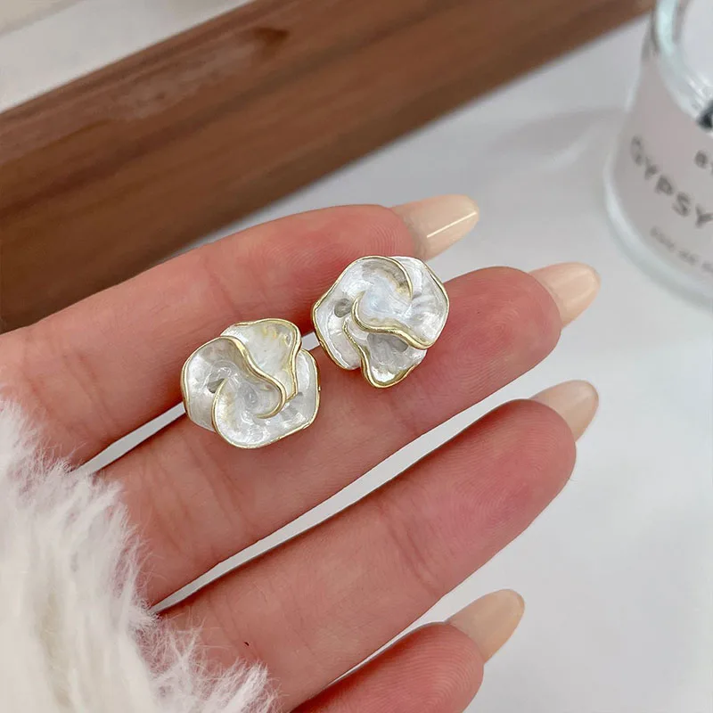 New White Enamel Camellia Stud Earrings Women Trendy Korean Design Brincos Jewelry Birthday Friend Party Gift