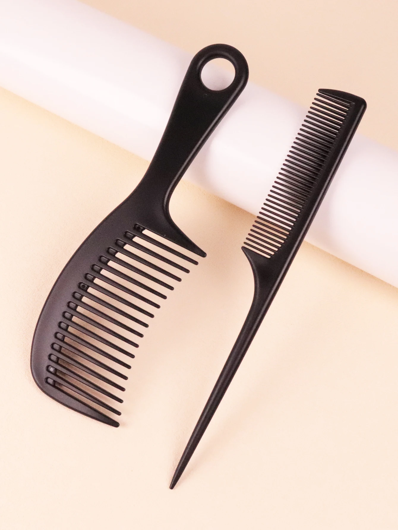 

Haircut carbon fiber comb, anti-static comb, suitable for thick, long, wet or curly hair Special for real hair wigs