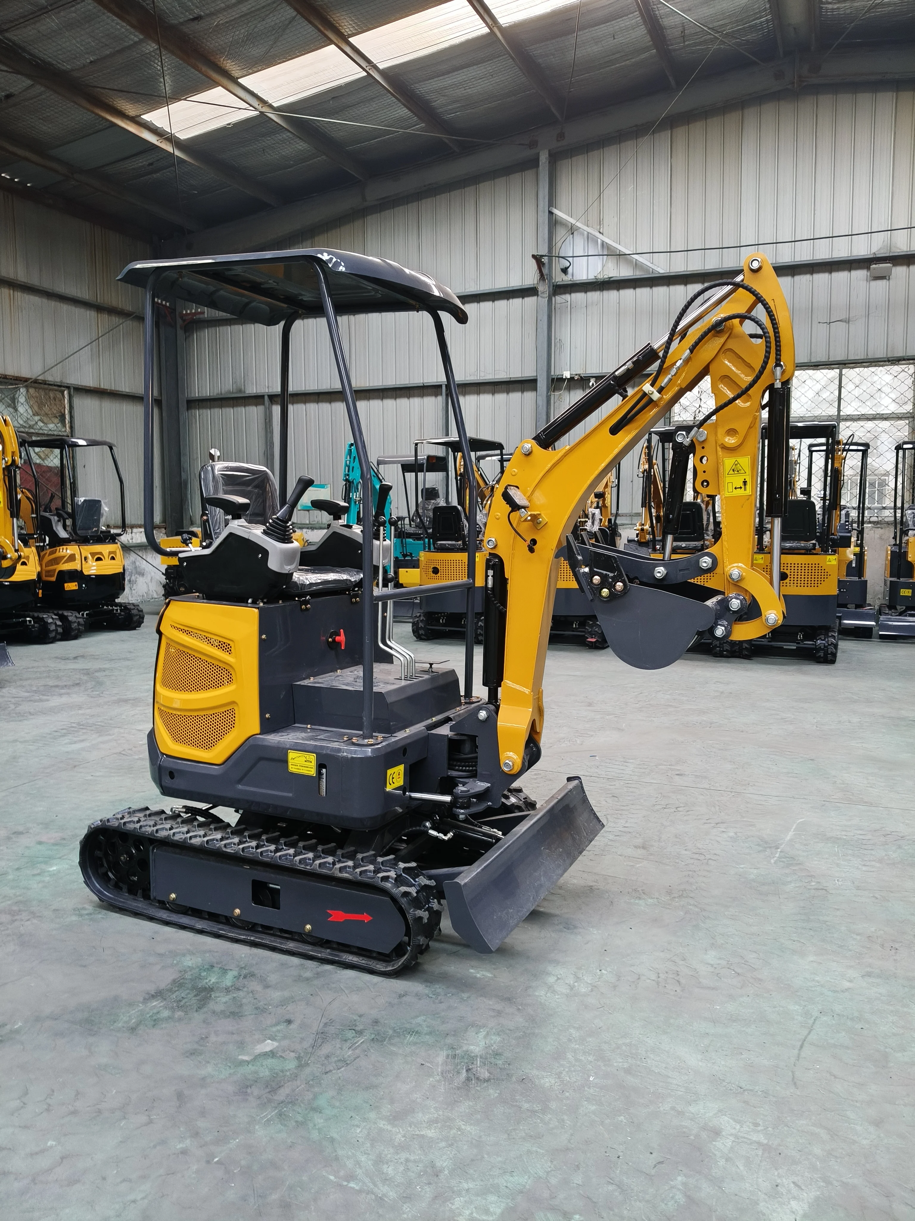 China 1.8 Ton 1.5 ton Excavator Mini Hydraulic Excavator Mini bagger Free Shipping Micro Digger Factory Kubota Small excavator