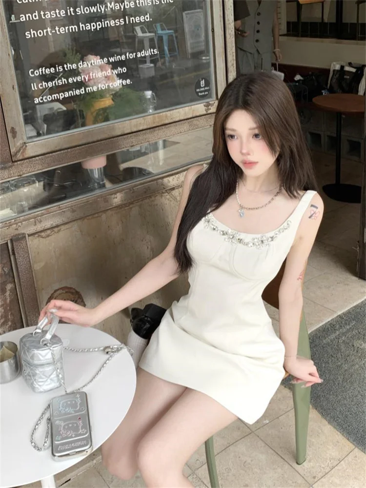 

Платье-футляр женское ТРАПЕЦИЕВИДНОЕ, элегантное короткое белое блестящее милое модное мини-платье со стразами, для дня рождения, на лето