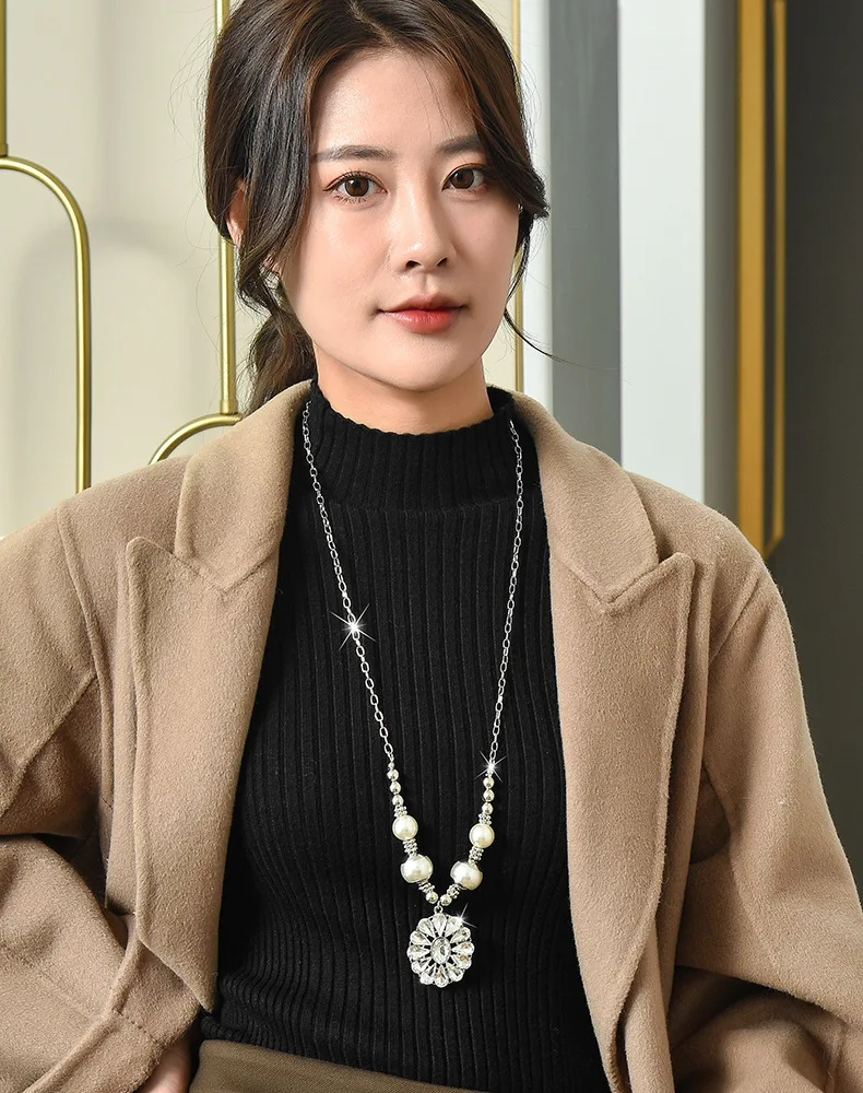 フラワーセーターチェーン秋冬新作色褪せないロングネックレス