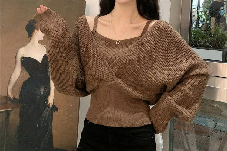 

Designed Top Autumn Winter New Fake Two-piece Sweater Short V-neck Long-sleeved Knitted Sweater for Women