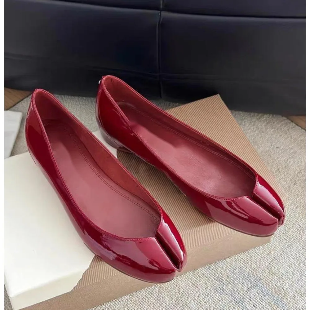 

New Loafers Tabi Single Flats Patent Leather Mary Jane Wedges Shoes Women Sneakers Shallow Mouth Split Toe Ballet Trainers