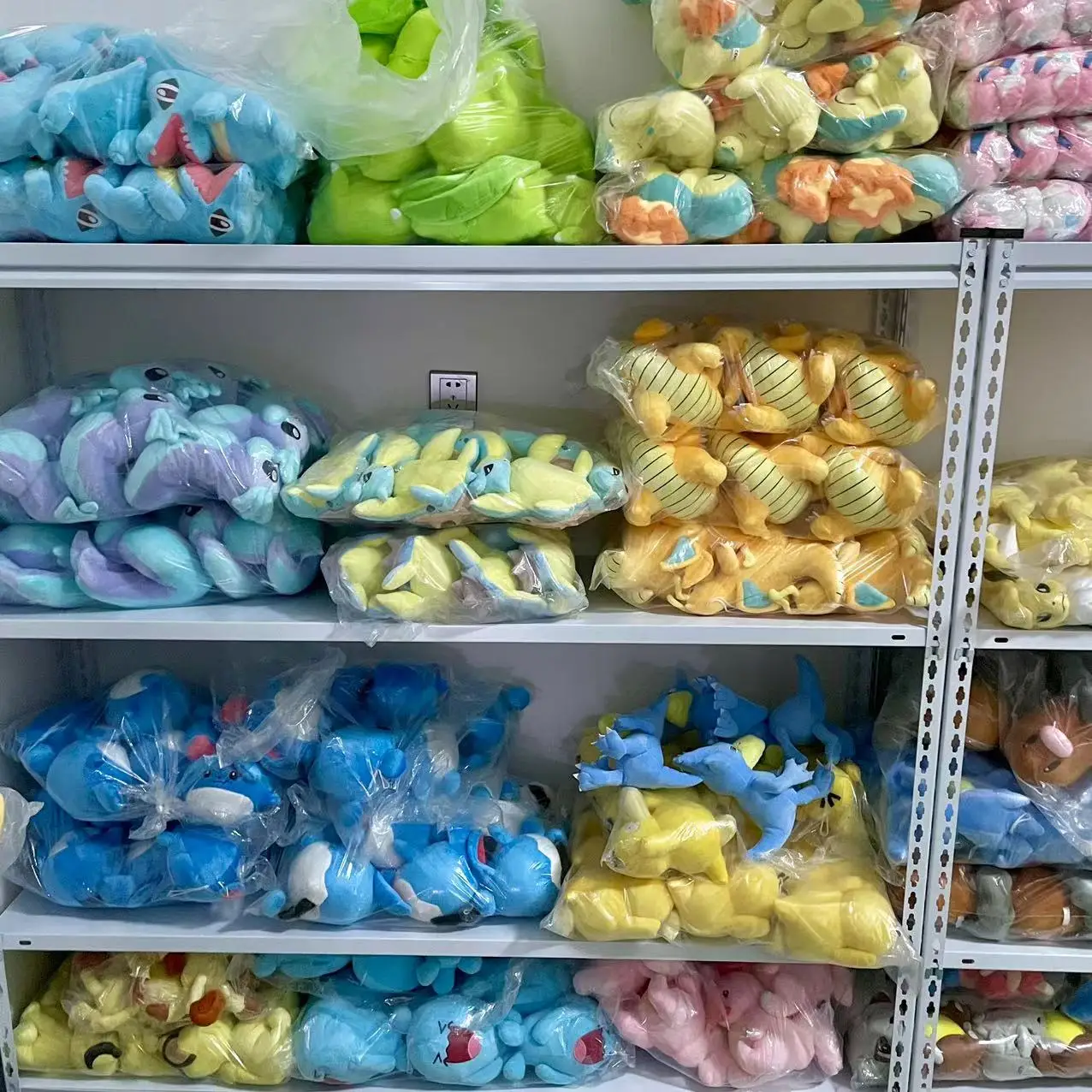 Pikachu Rosa & Blau Chikorita Plüschtiere Cyndaquil Totodile Snivy Kawaii Gefüllte Anime-Plüschfiguren Quilava Lapras Dragonite Niedliche Geschenke für Jungen und Kinder – Detail 4