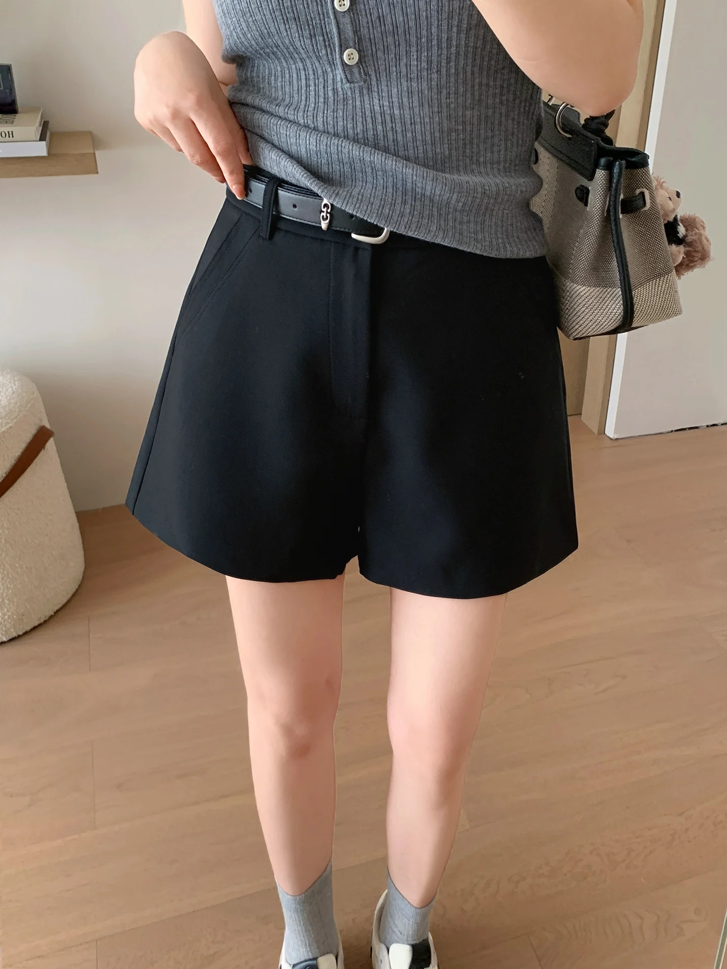 

Серые женские летние шорты-костюмные, тонкие, свободного кроя, с широкими штанинами, повседневные брюки с высокой талией на молнии, в корейском стиле, из полиэстера, вискозы и спандекса