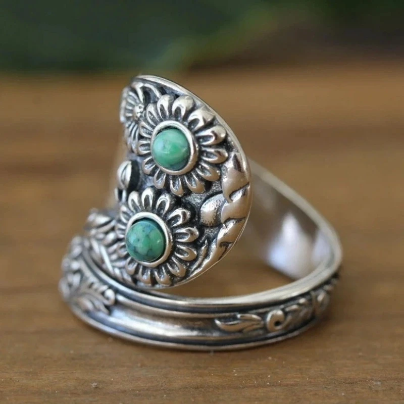 

Vintage Round Inlaid Imitation Turquoise Rings for Women Ethnic Metal Carving Flower Adjustable Ring Jewelry