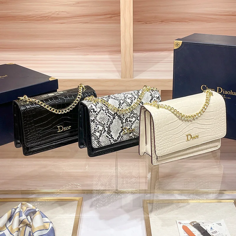 

2026, новая стильная универсальная сумка с декором на цепочке, элегантная модная женская сумка через плечо на одно плечо