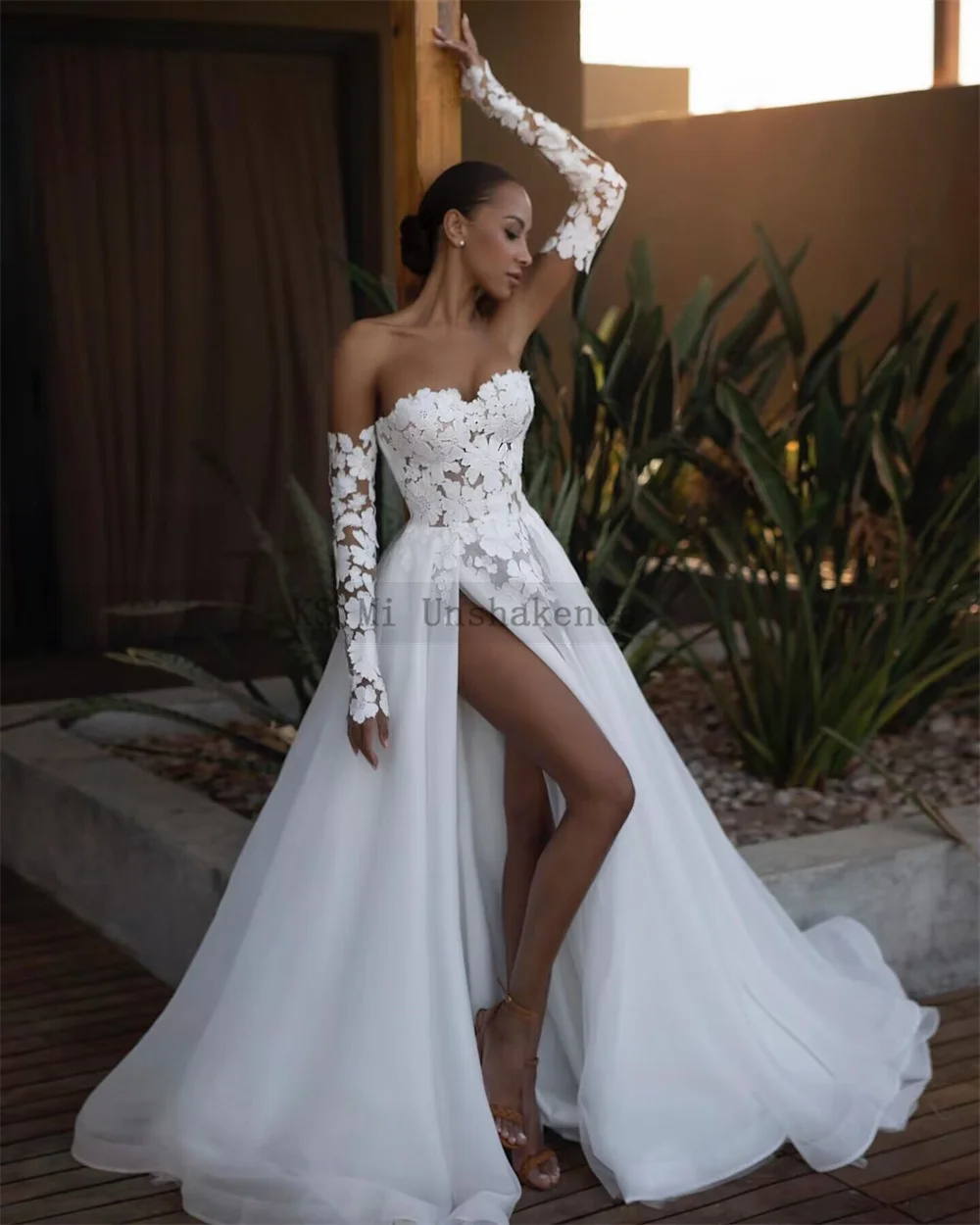 White Sexy African Wedding Dresses Beach Long Sleeve Lace Bride Dress Split Side Organza Wedding Gowns Sweep Train Boda