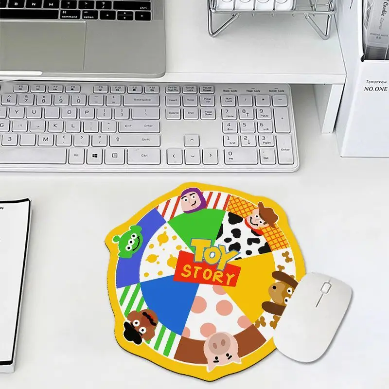 

28cm Toy Story cartoon anime mouse pad, office e-sports computer desktop mat, dirt-resistant, cute and fun gift for friends