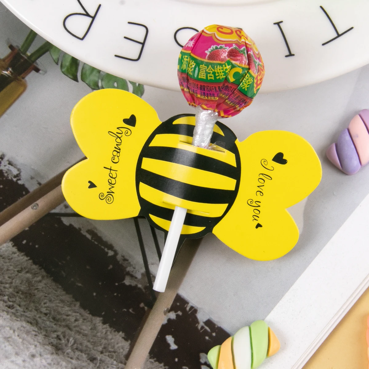 50pcs Bee Shape Lollipop Package Card Cute Bee Candy Packaging Summer Kids Birthday Party Decoration Baby Shower Supplies