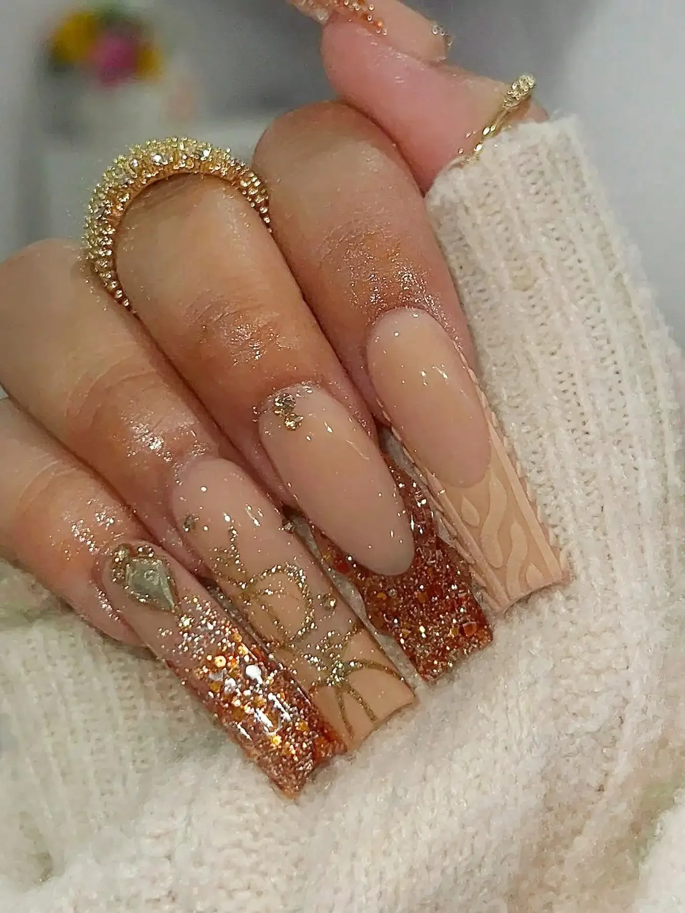 

24pcs Holographic Nail Stickers, Rectangular Acrylic Fake Nails Set Including Y2K Style Brown And Nude Colored Nails, Decorated With 3D Diamond-Like Accents, Suitable For Nail Salons And Personal Use, Great For Daily Wear, Holidays, Parties And Gifts