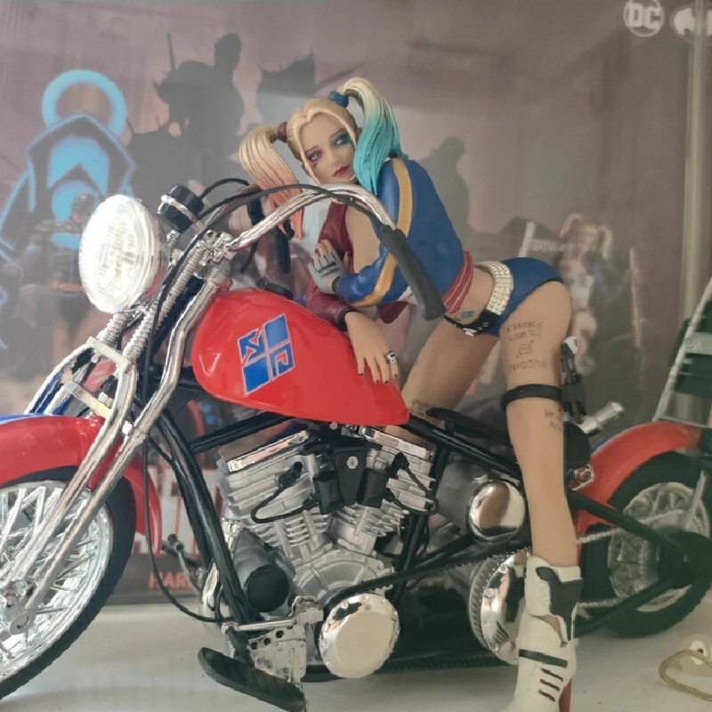 

Authentic DC Harley Quinn Little Ugly Girl Handmade Justice League Suicide Squad Alloy Motorcycle Model Festival Gift