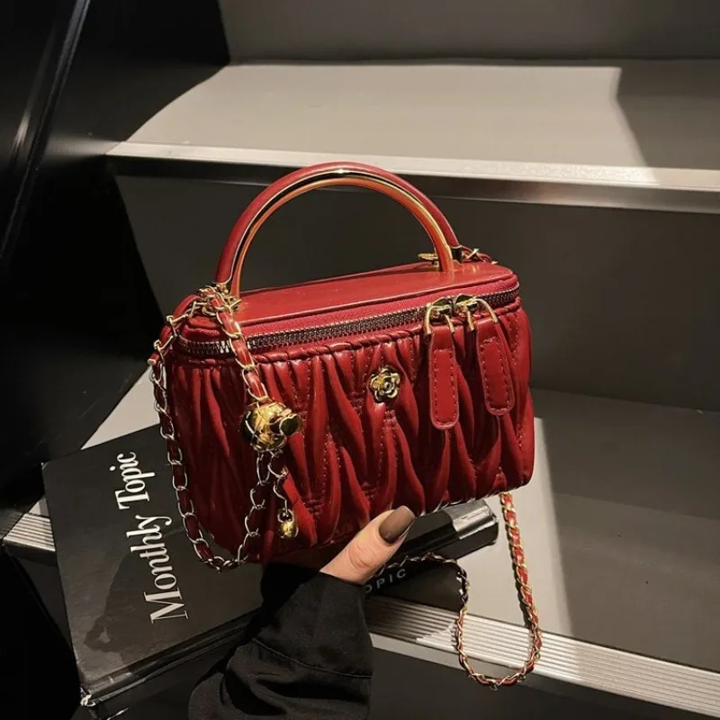 

Sumptuous Velvet Touch Handbag For Women Plush Underarm Shoulder Bag For Holiday Gatherings And Winter Events