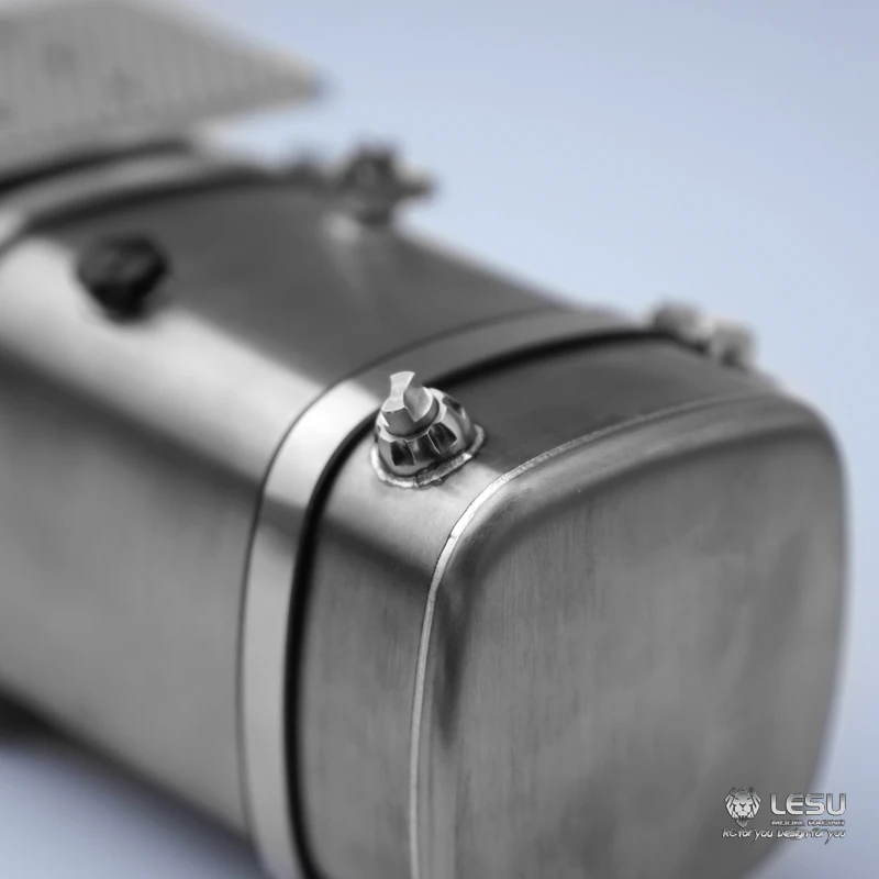 LESU Accessori Auto Lato Destro 130 MILLIMETRI Serbatoio di Metallo per 1/14 Tamiyaya RC Trattore Modello di Camion Giocattoli di Controllo Remoto Th10218