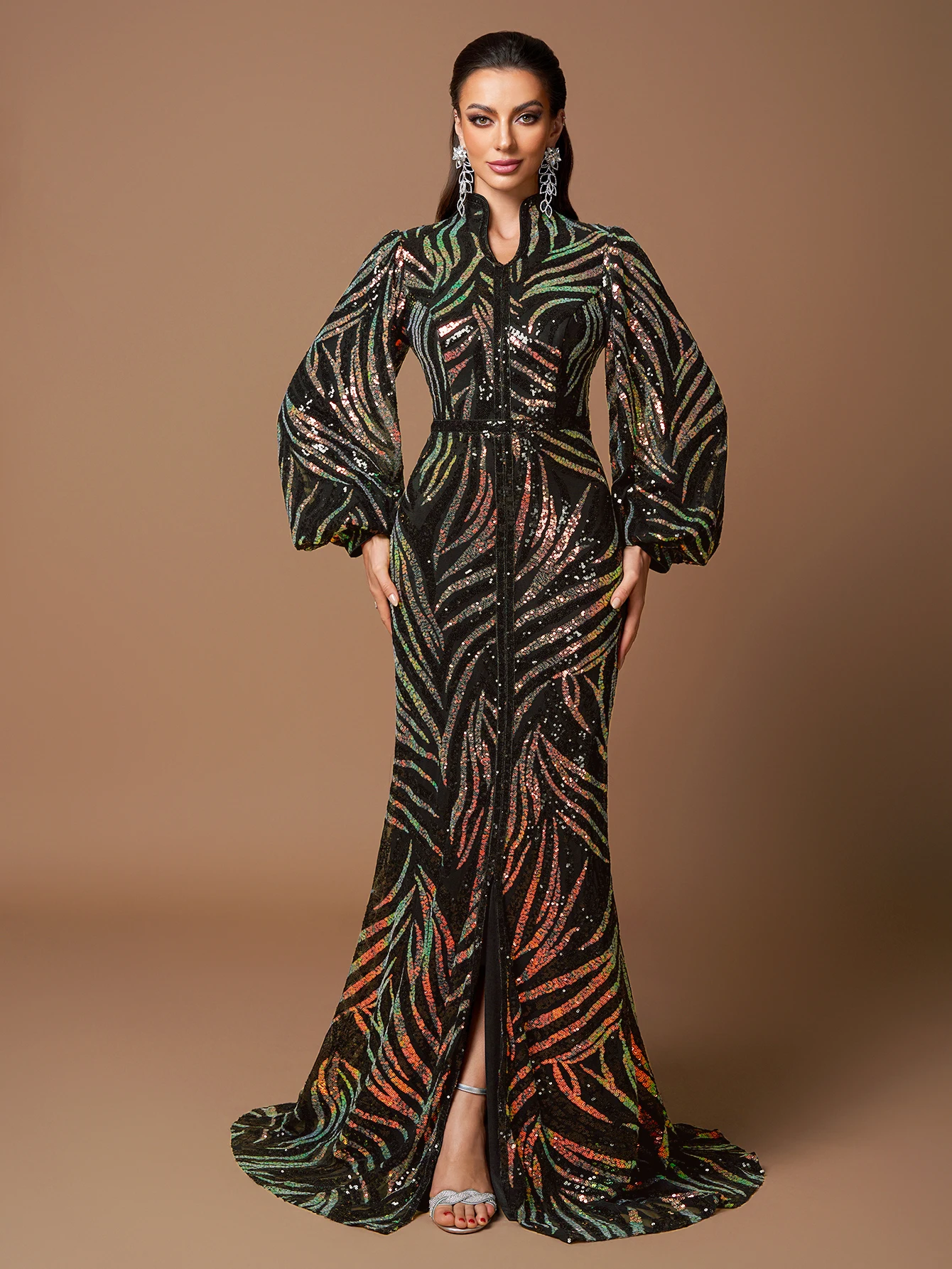 فستان سهرة أنيق بأكمام طويلة وفتحة مطرزة من UNITHORSE للمناسبات الرسمية