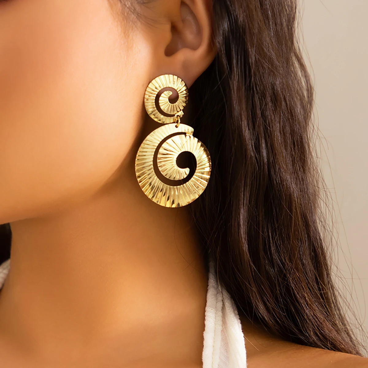 Exaggerated Big Hollowed Out Round Pendant Earrings for Women Trendy Large Drop Earrings 2023 Fashion Jewelry Accessories Female