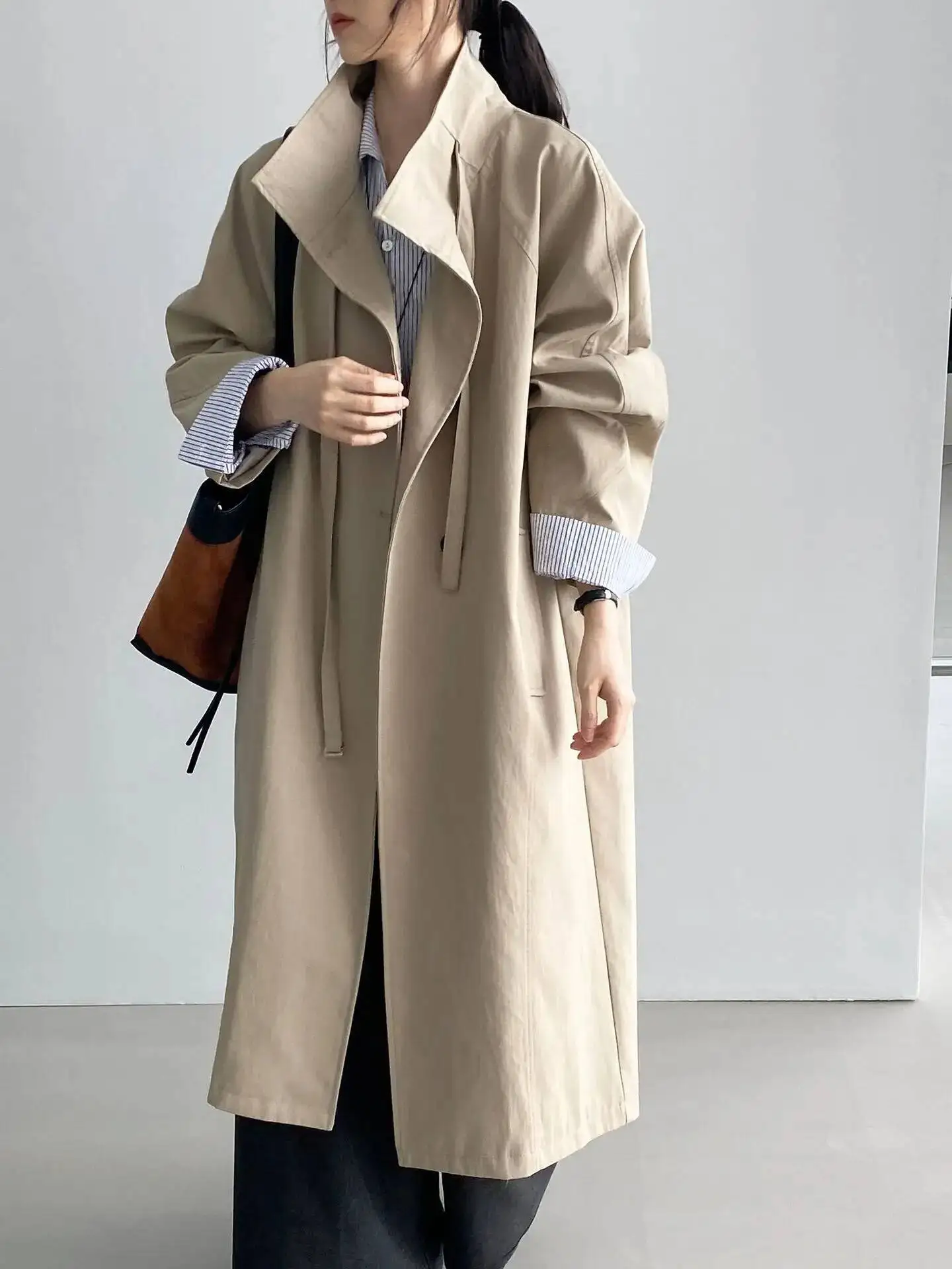معاطف طويلة غير رسمية فضفاضة جديدة ذات ياقة واقفة على الطراز الإنجليزي كبيرة الحجم للنساء للخريف