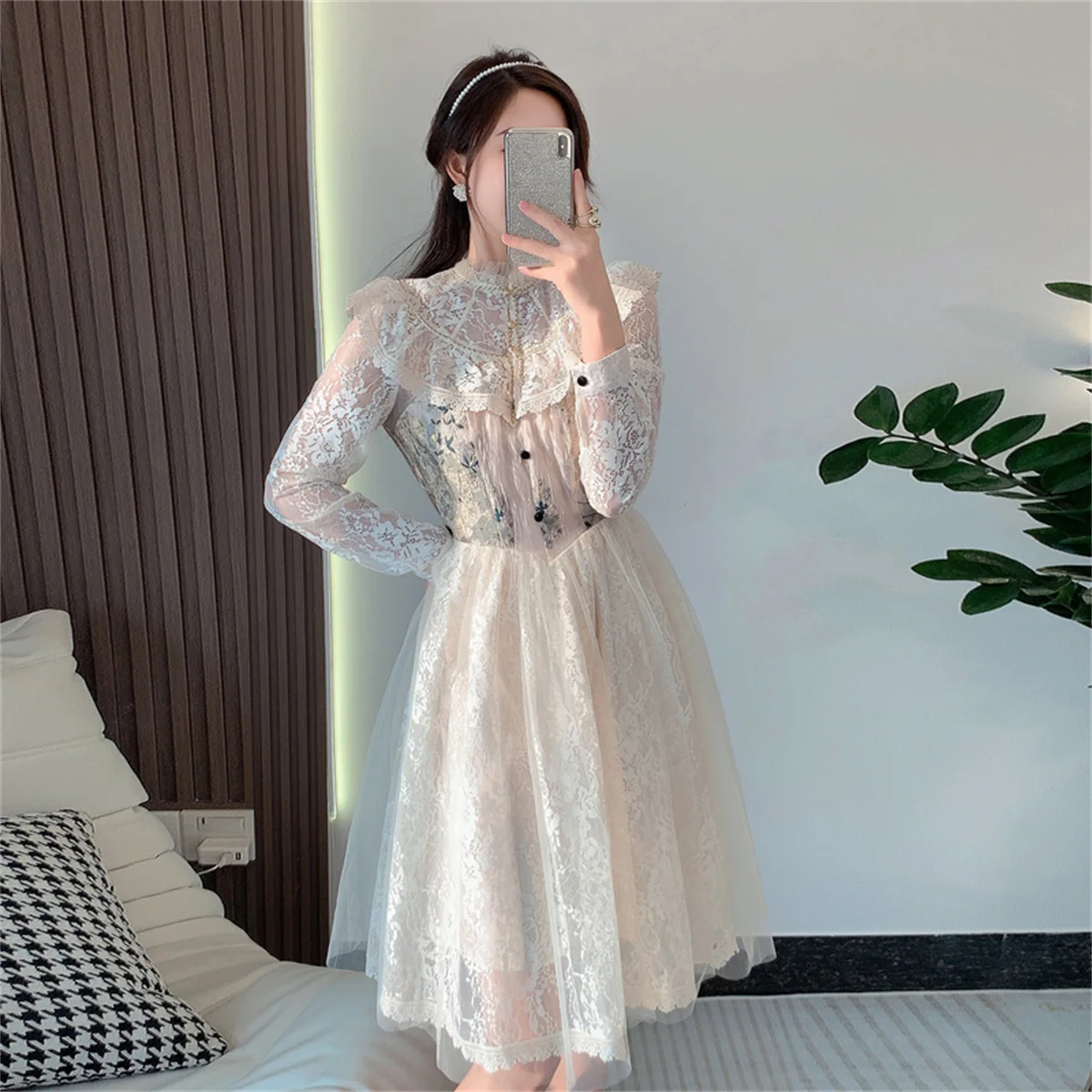 

Spring Summer New French Vintage Lace Mesh Patchwork Jacquard Knee-length Dress Women Stand collar With Lace Cape Shawl