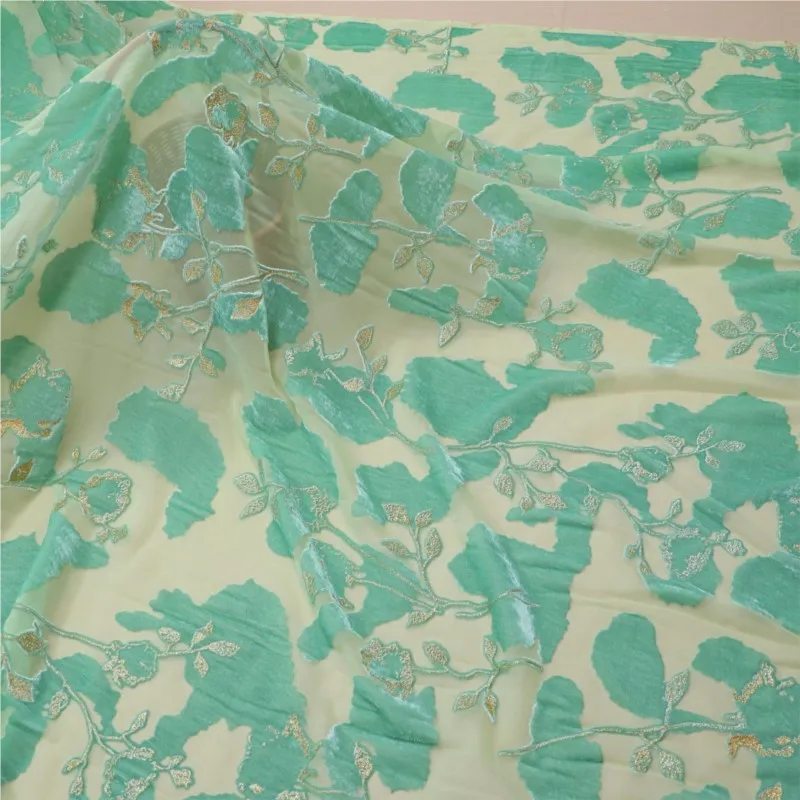 Abito da notte da donna in tessuto broccato di velluto viscosa stampato e tessuto placcato oro cheongsam