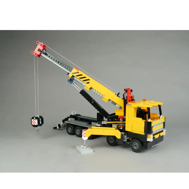 MOC-242506 City Traffic Heavy-Duty Trailer Building Block Model, 834 Pieces, Creative Birthday Gift Toy for Boys and Children