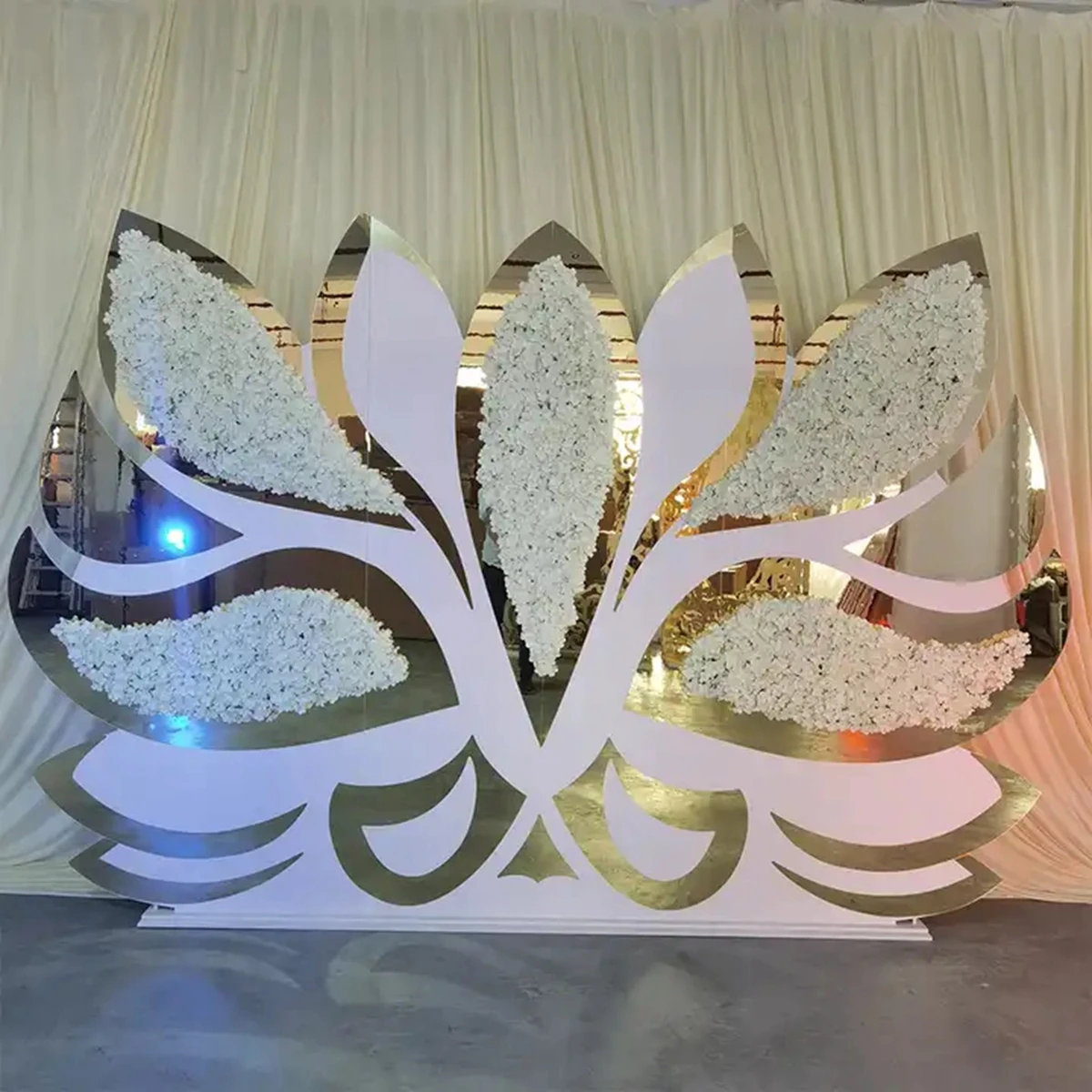 

Manufacturer Price Luxury Gold Acrylic Butterfly Backdrop Wedding Stage Decoration 408