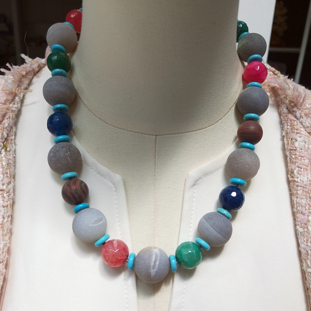 

Ожерелье Lii Ji Mutil Color, 55 см, серое, зеленое, розовое, синее, агатовое, бирюзовое, большие бусины, женское ювелирное изделие