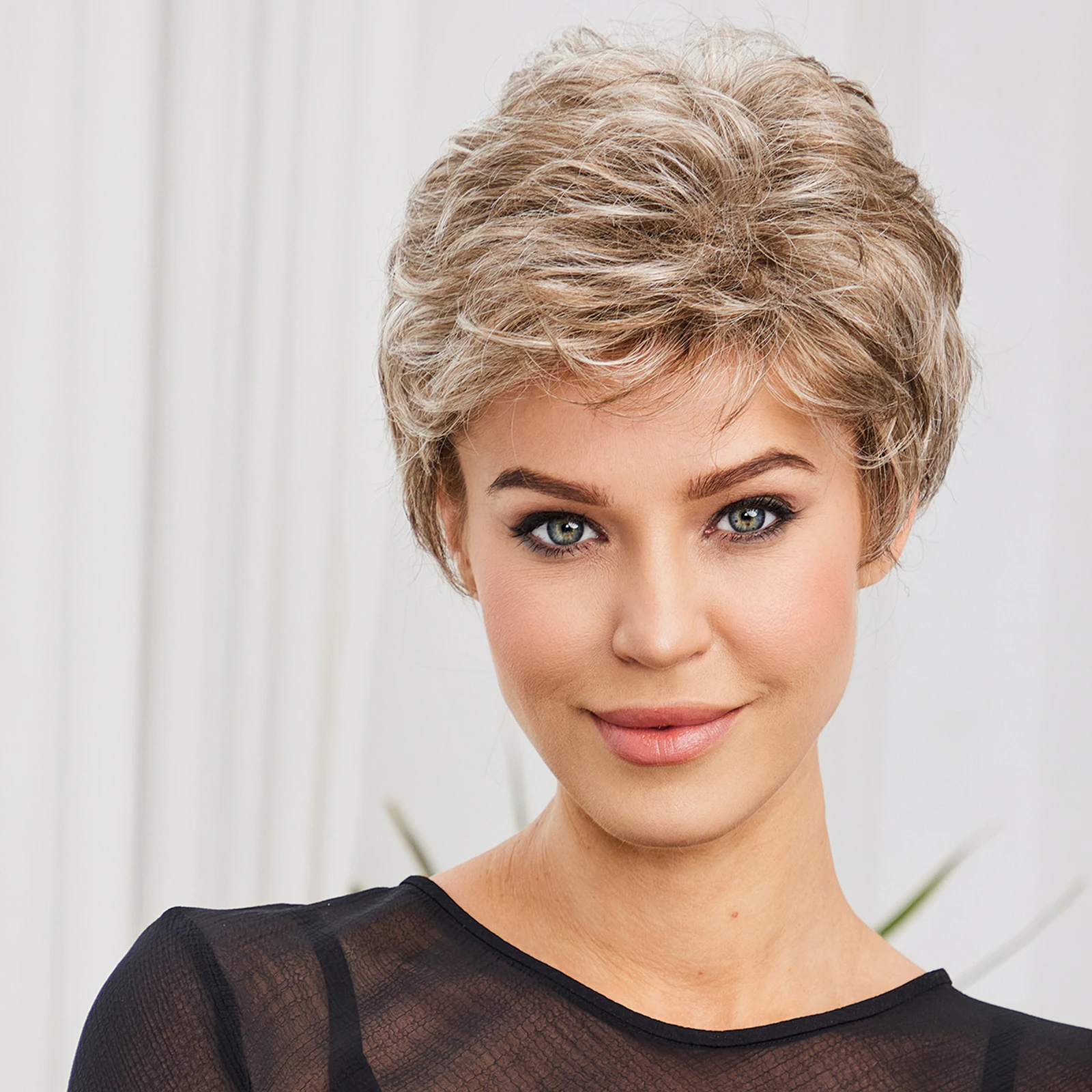 Bob Brown Blonde Synthetic Wigs for Women Short Layered Wigs with Bangs Natural Daily Blend Hair Wig Kanekalon Synthetic Wig Use