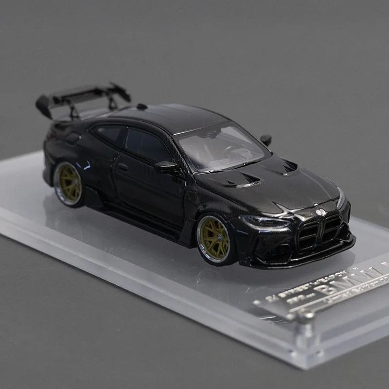 다이캐스트 SW 1:64 스케일 BMW G82 M4 전시 에디션 풀 카본 패턴 합금 자동차 모델 수집용 장난감 선물 기념품 전시용