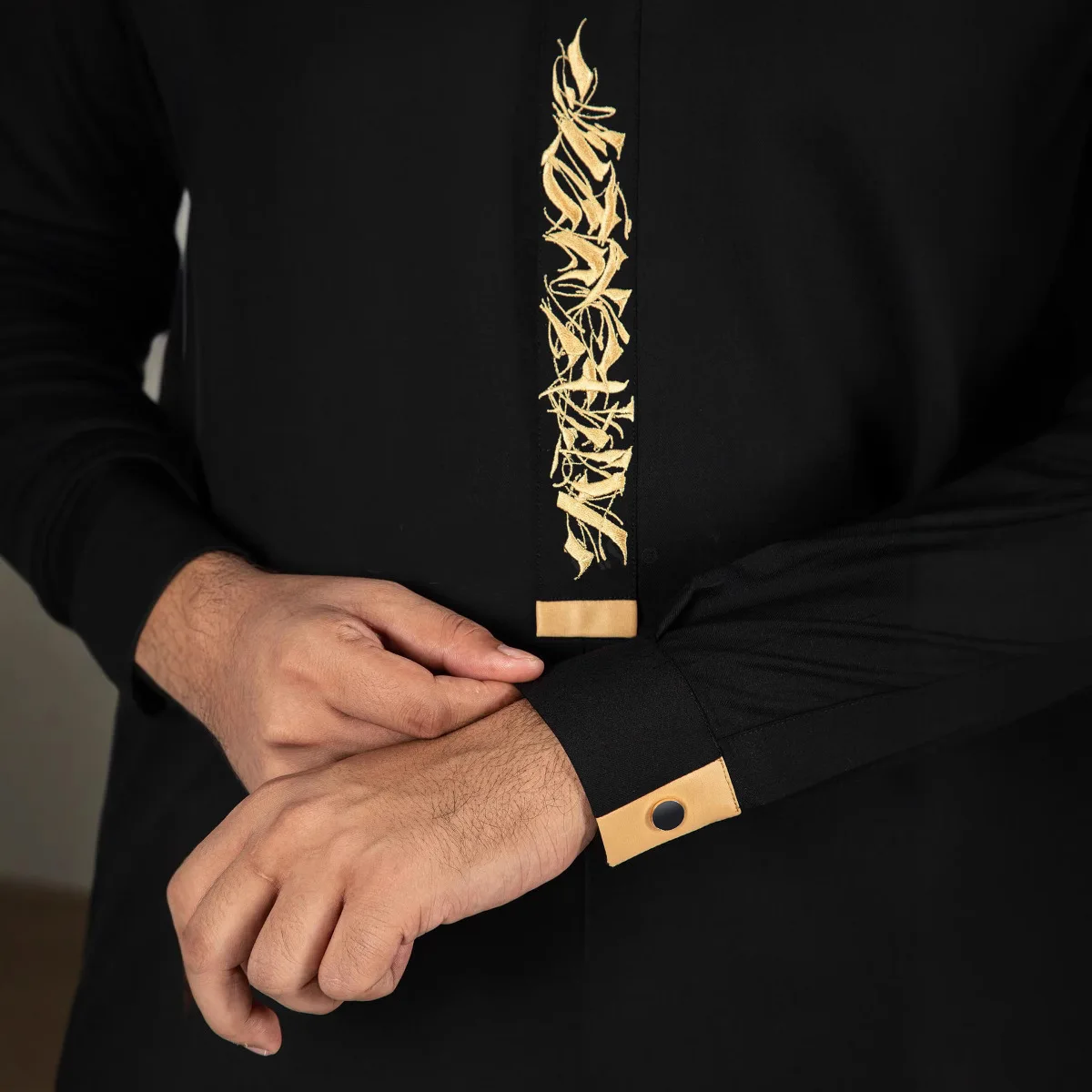 Abito arabo ricamato con abito da uomo marocchino in stile etnico di alta qualità con tasca Thobe Ramadan Dubai Luxury Islam Elegante