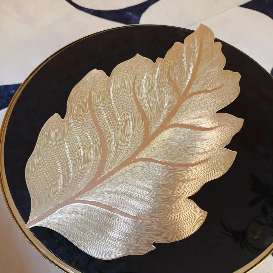 [2 Pieces in Hand] Nordic Simple Maple Leaf Placemat Non-slip Decorative Mat PVC Soft Decorative Table Mat Creative Vase Mat