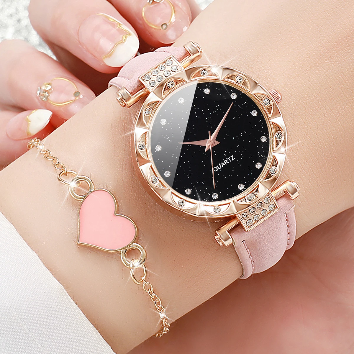 4PCS/Set Fashion Rhinestone Women\'s Quartz Watch Leather Band Analog Watches Heart Bracelets Set（Without Box）