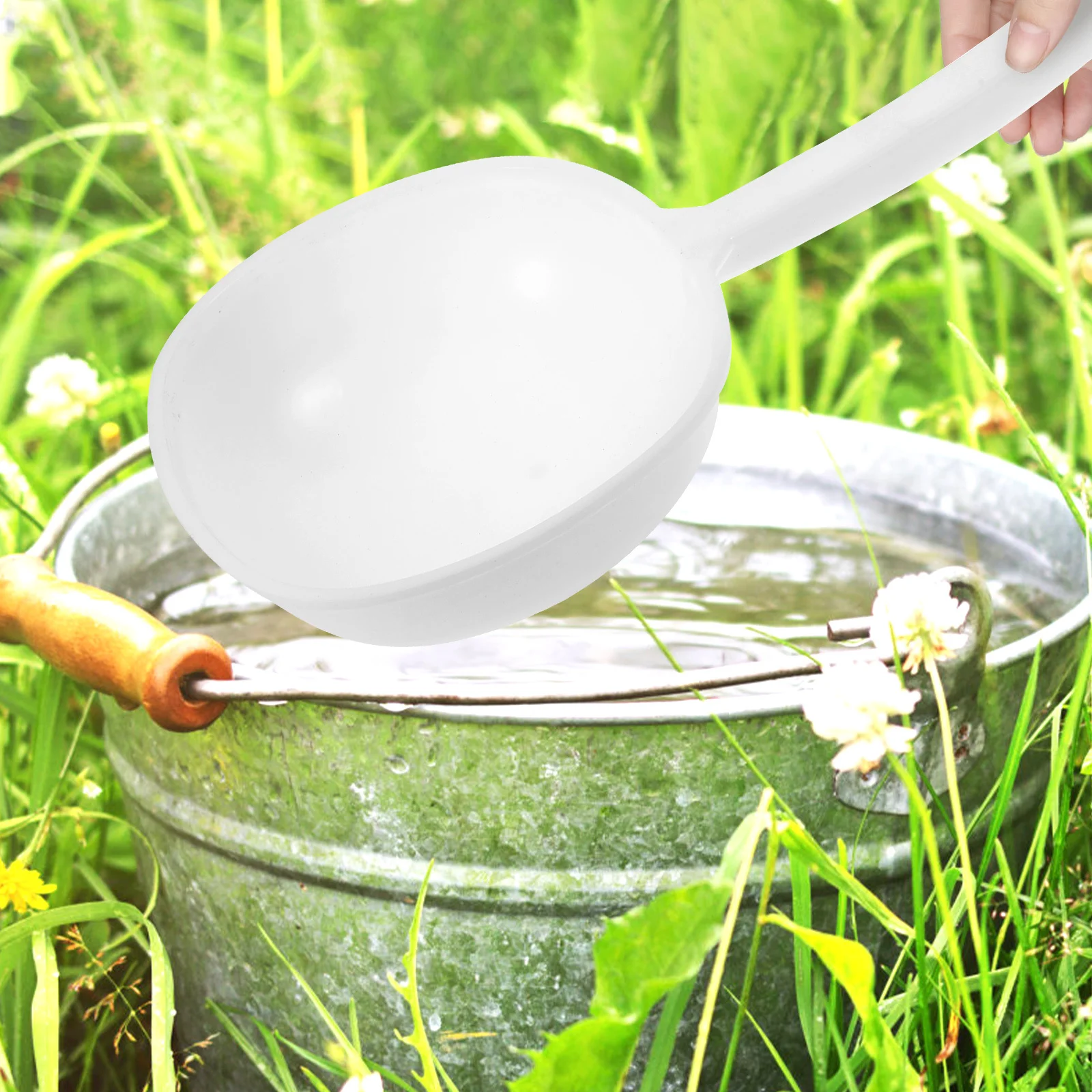 

Sewage Well Cleaning Tool Large Plastic Water Ladle Scoop Thickened Long Handle Garden Scoop Bailer for Watering Gardening