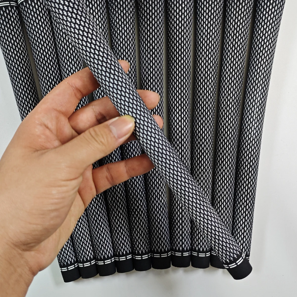 جولة جديدة VELVE 360 قبضة جولف GP المطاط نادي الغولف القبضات معيار متوسط الحجم مكاوي سائق الخشب Hybirds العالمي #1