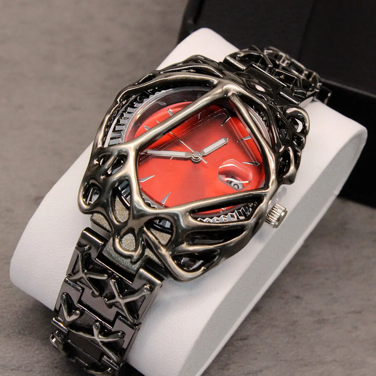 Fashion Heterosexual Spider Web Scale Dial Watch Alabaster Black Strap Retro Y2K European American Watch Shaped Ins Niche Watch