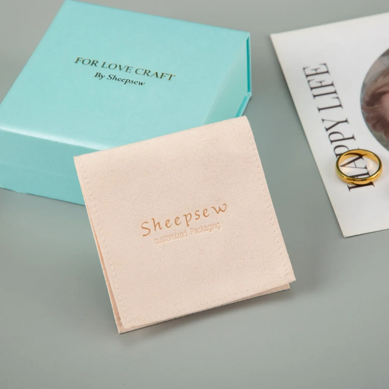 

Персонализированная фиолетовая шкатулка для драгоценностей из 20 шт. с мешочком из микрофибры: набор упаковки с логотипом