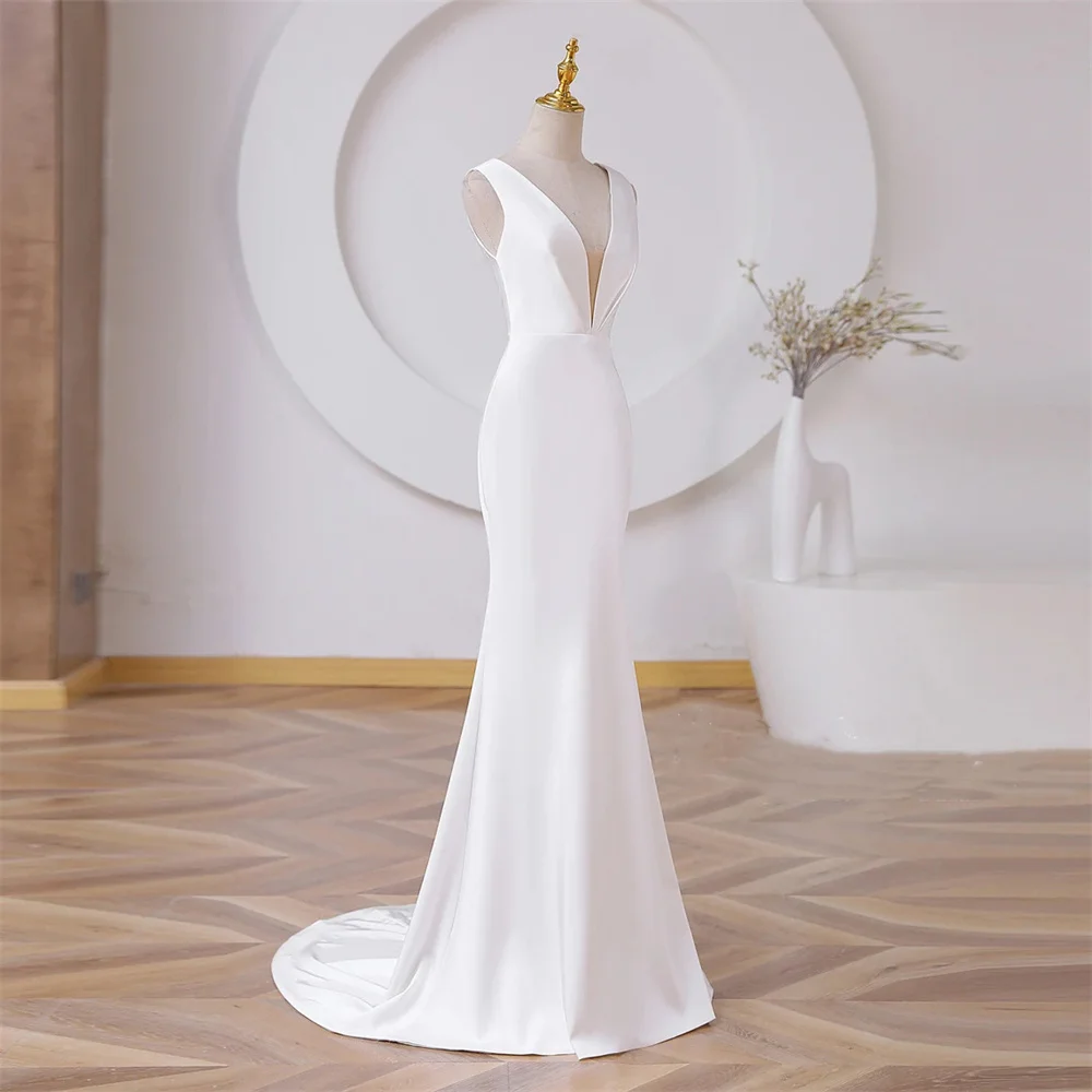 Mermaid Beach White Wedding Dress Vintage Plus Size Minimalist V Neck Satin Sleeveless Back Zipper Sweep Train Women Party Gown